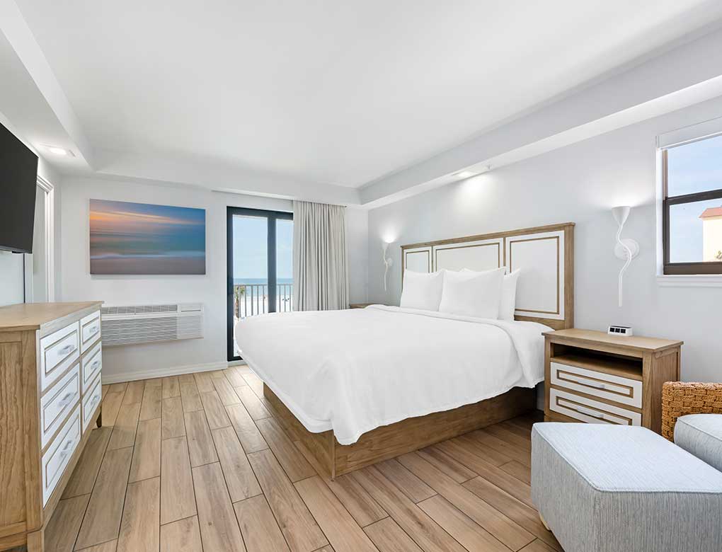 Separate Bedroom Suite - 1 King 2 Double Beds